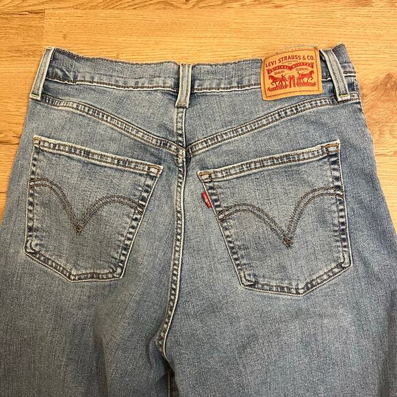 Levi's Premium Ribcage Bell Women's Jeans Size 31 Flared Leg - Picture 9 of 10